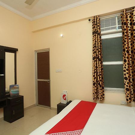 Oyo Flagship 17204 Vrindawan Galaxy Hotel Kanpur Ngoại thất bức ảnh