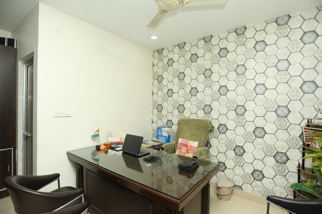 Oyo Flagship 17204 Vrindawan Galaxy Hotel Kanpur Ngoại thất bức ảnh