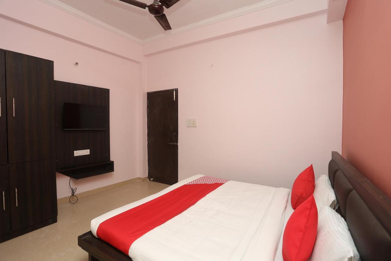 Oyo Flagship 17204 Vrindawan Galaxy Hotel Kanpur Ngoại thất bức ảnh