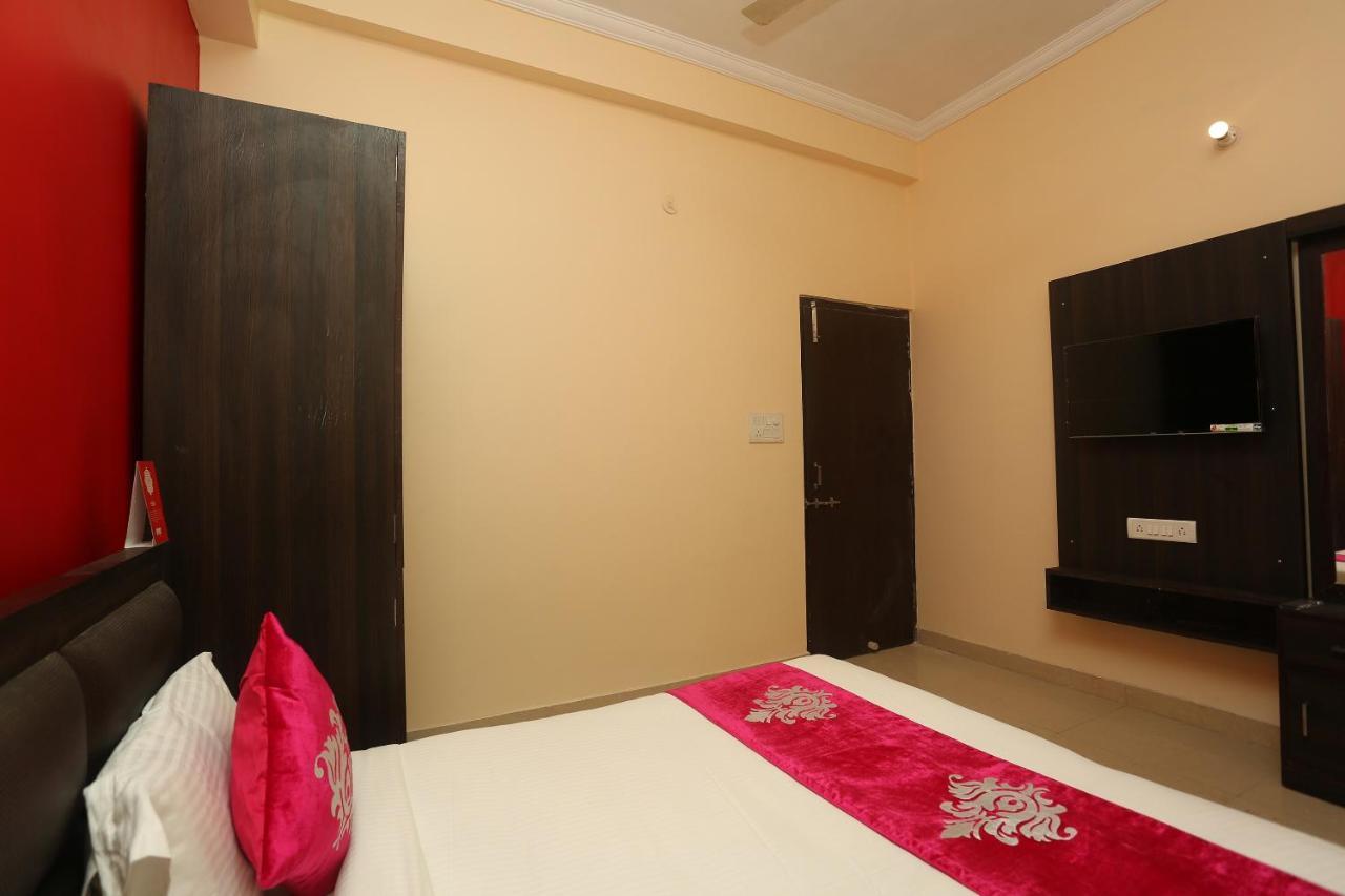 Oyo Flagship 17204 Vrindawan Galaxy Hotel Kanpur Ngoại thất bức ảnh