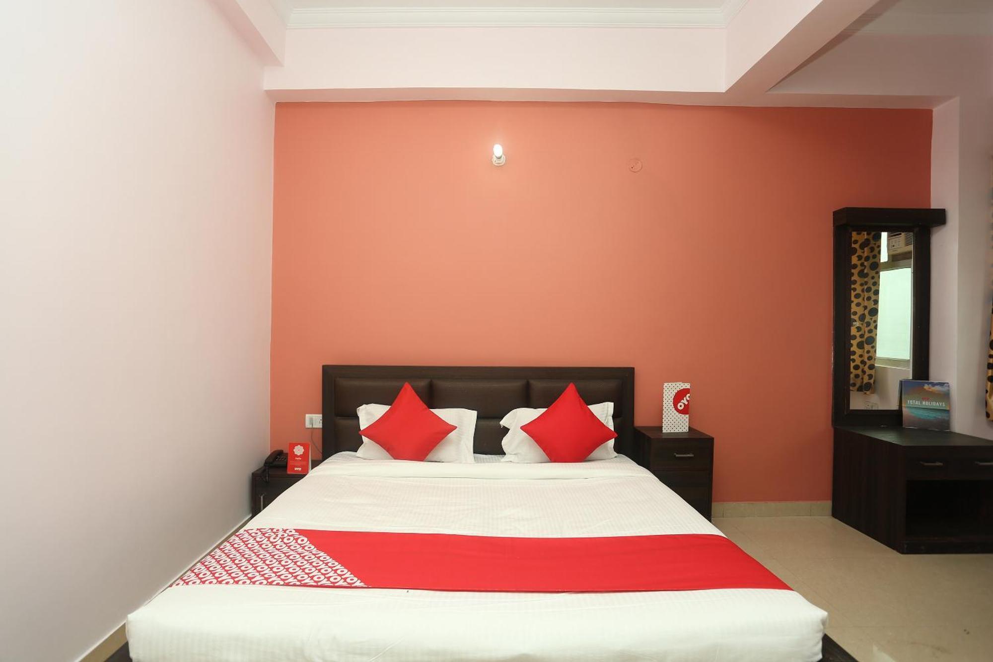 Oyo Flagship 17204 Vrindawan Galaxy Hotel Kanpur Ngoại thất bức ảnh