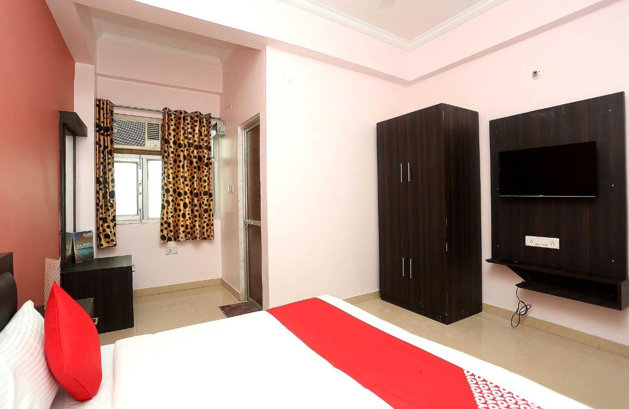 Oyo Flagship 17204 Vrindawan Galaxy Hotel Kanpur Ngoại thất bức ảnh
